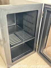 MaxSold Auction: Mirrored Mini Bar Fridge Intertek Works Great! 16” x 15” x 11” - Toronto (Ontario, Canada) SELLER MANAGED Reseller Online Auction - Bayview Avenue