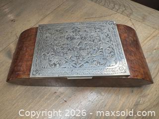 MaxSold Auction: 800 Silver top box - Hamilton (Ontario, Canada) PARTNER MANAGED Downsizing Online Auction - Witherspoon Street