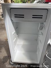 MaxSold Auction: ARTIC KING BAR FRIDGE. LIKE NEW. - Hamilton (Ontario, Canada) SELLER MANAGED Estate Sale Online Auction - St. Clair Avenue