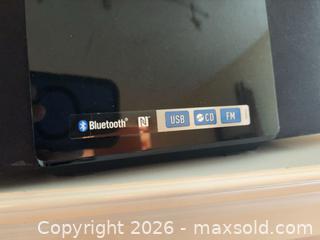 MaxSold Auction: Panasonic SC-NC Series Micro Hi-Fi Shelf System - Black - Nanaimo (British Columbia, Canada) SELLER MANAGED Estate Sale Online Auction - Bradley (CONDO)
