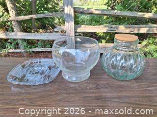 MaxSold Auction: Mixed Glass Lot - Stone Mills (Ontario, Canada) SELLER MANAGED Charity/Fundraising Online Auction - Academy Street