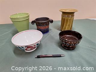 MaxSold Auction: Mixed Vintage Pottery Lot - Stone Mills (Ontario, Canada) SELLER MANAGED Charity/Fundraising Online Auction - Academy Street