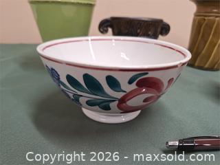 MaxSold Auction: Mixed Vintage Pottery Lot - Stone Mills (Ontario, Canada) SELLER MANAGED Charity/Fundraising Online Auction - Academy Street