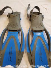 MaxSold Auction: Aqua Lung Medium Blue/Gray Open Heel Snorkeling Fins - Toronto (Ontario, Canada) SELLER MANAGED Downsizing Online Auction - Fisherville Road