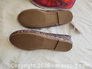 MaxSold Auction: Gears Sneakers & Joe Fresh Glitter Flats, Size US 4 - Toronto (Ontario, Canada) SELLER MANAGED Downsizing Online Auction - Fisherville Road
