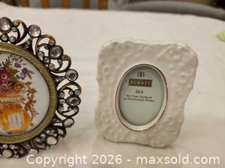 MaxSold Auction: Lot of 2 Picture Frames — Antique Brass & White Ceramic - Toronto (Ontario, Canada) SELLER MANAGED Downsizing Online Auction - Fisherville Road
