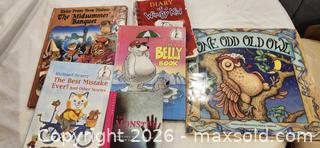 MaxSold Auction: Lot of 4-6 Children's Books — Mixed Titles & Formats - Toronto (Ontario, Canada) SELLER MANAGED Downsizing Online Auction - Fisherville Road