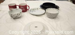 MaxSold Auction: Mixed Kitchenware Lot: Mugs, Bowls, Plates, Pitcher & Bakeware - Toronto (Ontario, Canada) SELLER MANAGED Downsizing Online Auction - Fisherville Road