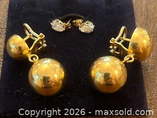 MaxSold Auction: Vintage Solid Gold Earrings with Clear Crystal Accents - Toronto (Ontario, Canada) SELLER MANAGED Moving Online Auction - Herne Hill