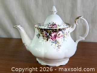 MaxSold Auction: ROYAL ALBERT 'Autumn Roses' Tea Pot - Hamilton (Ontario, Canada) SELLER MANAGED Estate Sale Online Auction - Gertrude Street