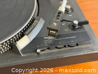 MaxSold Auction: Technics SL-1900 Direct Drive Automatic Turntable w/ Shure M95ED Cartridge - Hamilton (Ontario, Canada) SELLER MANAGED Estate Sale Online Auction - Gertrude Street
