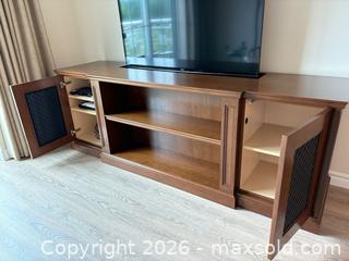 MaxSold Auction: Custom made Solid Wood Brown TV Stand with TV Lift and Cabinets.  Includes 55 inch Samsung TV (working)   - Kawartha Lakes (Ontario, Canada) SELLER MANAGED Downsizing Online Auction - Albert Street South (CONDO)