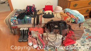 MaxSold Auction: Accessories, Vintage, New Converse, and more lot 228 - South Dundas (Ontario, Canada) SELLER MANAGED Estate Sale Online Auction - Main Street