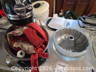 MaxSold Auction: KitchenAid Professional 6000 Tilt-Head Stand Mixer, ~4.5 qt with Accessories - Eldersburg (Maryland, USA) PARTNER MANAGED Moving Online Auction - Streaker Road