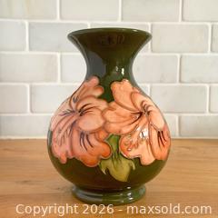 MaxSold Auction: Vintage Moorcroft Pottery Peach Hibiscus Ceramic Vase, 1980s Walter Moorcroft, England - Toronto (Ontario, Canada) SELLER MANAGED Reseller Online Auction - Ellsworth Avenue