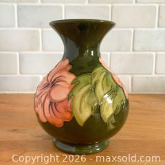 MaxSold Auction: Vintage Moorcroft Pottery Peach Hibiscus Ceramic Vase, 1980s Walter Moorcroft, England - Toronto (Ontario, Canada) SELLER MANAGED Reseller Online Auction - Ellsworth Avenue