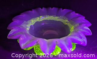 MaxSold Auction: C.1890 Victorian Pink Opalescent English Steven's & Williams Floriform Art Glass Bowl Vaseline Uranium Rigaree - Toronto (Ontario, Canada) PARTNER MANAGED Reseller Online Auction - Railside Road