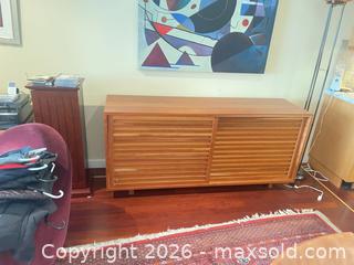 MaxSold Auction: Mid-Century Modern Veneer Sideboard with Sliding Doors - San Francisco (California, USA) PARTNER MANAGED Downsizing Online Auction - Moraga Street (CONDO)