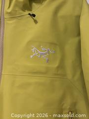 MaxSold Auction: Men's Arc'teryx Beta LT vibrant yellow-green Jacket, size large - Metro Vancouver A (British Columbia, Canada) UBC Endowment Lands SELLER MANAGED Estate Sale Online Auction - Wesbrook Crescent