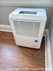 MaxSold Auction: UberHaus MDK-30AEN1-BA9 30 Pint Dehumidifier B - Portland (Ontario, Canada) Moving Online Auction - R29 Road 