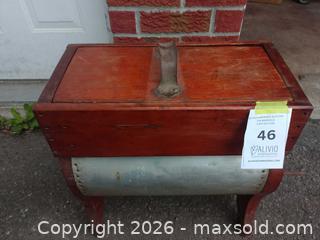 MaxSold Auction: Early 20thC Wooden & Metal Hand-Crank Washing Machine - Ottawa (Ontario, Canada) PARTNER MANAGED Downsizing Online Auction - Gladwin Crescent (STORAGE)
