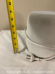 MaxSold Auction: Apple HomePod (original) Smart Speaker — White - Central Saanich (British Columbia, Canada) PARTNER MANAGED Moving Online Auction - Butler Crescent