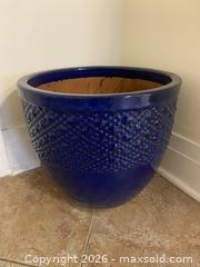 MaxSold Auction: Ceramic Planting Pot - Ottawa (Ontario, Canada) SELLER MANAGED Reseller Online Auction - Canadian Shield Avenue (CONDO)