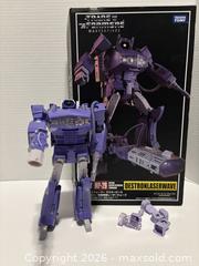 MaxSold Auction: Transformers Shockwave and Sharkitcons - Not vintage - Welland (Ontario, Canada) SELLER MANAGED Downsizing Online Auction - McMaster Avenue