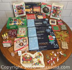 MaxSold Auction: Vintage Mid-Century Christmas Ornaments, Lights & Garlands Lot - Cornwall (Ontario, Canada) SELLER MANAGED Reseller Online Auction - First Street East