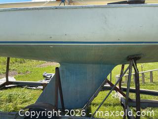 MaxSold Auction: Sailboat And Trailer A - Greater Napanee (Ontario, Canada) PARTNER MANAGED Downsizing Online Auction - County Road 9