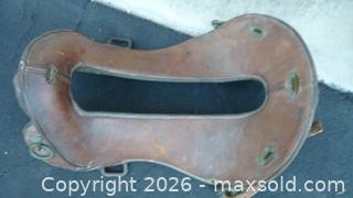MaxSold Auction: Saddle A - Lincoln (Ontario, Canada) SELLER MANAGED Estate Sale Online Auction - Comfort Crescent Comfort Crescent