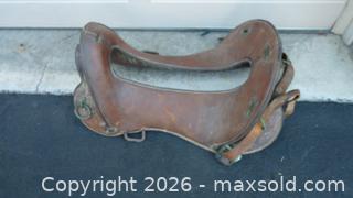 MaxSold Auction: Saddle A - Lincoln (Ontario, Canada) SELLER MANAGED Estate Sale Online Auction - Comfort Crescent Comfort Crescent
