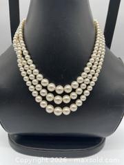 MaxSold Auction: vintage three-strand graduated faux pearl necklace - Richmond Hill (Ontario, Canada) SELLER MANAGED Downsizing Online Auction -  Townwood Drive