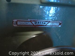 MaxSold Auction: Delta Rockwell Bandsaw with Table - Milton (Ontario, Canada) SELLER MANAGED Downsizing Online Auction - Guelph Line (STORAGE)
