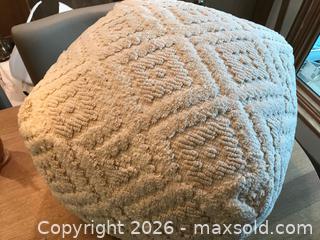 MaxSold Auction: Footrest Pouf  - Saanich (British Columbia, Canada) SELLER MANAGED Estate Sale Online Auction - Patricia Bay Highway