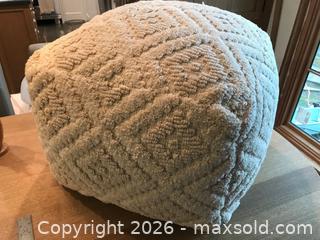 MaxSold Auction: Footrest Pouf  - Saanich (British Columbia, Canada) SELLER MANAGED Estate Sale Online Auction - Patricia Bay Highway
