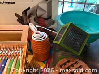 MaxSold Auction: Meat slicer, cookbook stand and more - Saanich (British Columbia, Canada) SELLER MANAGED Estate Sale Online Auction - Patricia Bay Highway