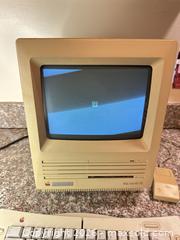 MaxSold Auction: Apple Macintosh SE Desktop Computer - San Jose (California, USA) PARTNER MANAGED Estate Sale Online Auction -  E Humboldt