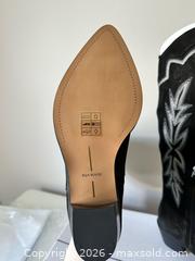 MaxSold Auction: Dolce Vita Western Boots - Ottawa (Ontario, Canada) SELLER MANAGED Downsizing Online Auction - Woodvale Green (STORAGE)