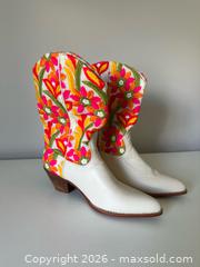 MaxSold Auction: Floral Embroidery Western Boots - Ottawa (Ontario, Canada) SELLER MANAGED Downsizing Online Auction - Woodvale Green (STORAGE)