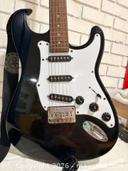 MaxSold Auction: ME 1959 Electric Guitar - Lakeland (Florida, USA) SELLER MANAGED Estate Sale Online Auction - D R Bryant Road