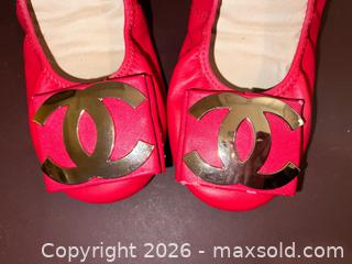 MaxSold Auction: Chanel Red Leather Ballet Flats with Logo & Bow Size 10 Women's (41) - East Gwillimbury (Ontario, Canada) SELLER MANAGED Downsizing Online Auction -  David Willson Trail