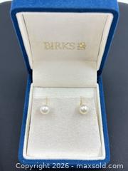MaxSold Auction: Birks 18k Gold Pearl Stud Earrings - Ottawa (Ontario, Canada) PARTNER MANAGED Downsizing Online Auction - Mc Garry Terr (STORAGE)