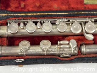 MaxSold Auction: Vintage Haynes Flute in Case - Campbell (California, USA) PARTNER MANAGED Estate Sale Online Auction -  Dell Avenue