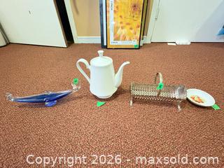 MaxSold Auction: Coffee pot and more.  - Toronto (Ontario, Canada) Downsizing Online Auction - Maxwell Street