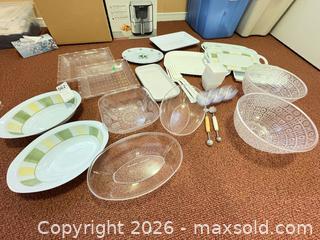 MaxSold Auction: Plastic Dishes B - Toronto (Ontario, Canada) Downsizing Online Auction - Maxwell Street