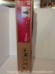 MaxSold Auction: for LIVING 6 ft 6 inch Artificial Christmas Tree, Pre-lit Incandescent - Ottawa (Ontario, Canada) SELLER MANAGED Estate Sale Online Auction - Bramblegrove Crescent