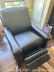 MaxSold Auction: La-Z-Boy Black Leather Recliner Chair - Toronto (Ontario, Canada) SELLER MANAGED Estate Sale Online Auction - Burnhamthorpe Crescent (CONDO)