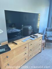 MaxSold Auction: Samsung 65" QLED Quantum Dot TV QN65Q60C - Toronto (Ontario, Canada) SELLER MANAGED Estate Sale Online Auction - Burnhamthorpe Crescent (CONDO)
