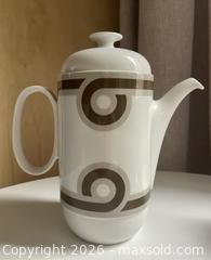 MaxSold Auction: Vintage Rosenthal Germany "Baltic" Pattern Coffee Pot with Mugs - 1970s  - Toronto (Ontario, Canada) SELLER MANAGED Downsizing Online Auction - Maplewood Avenue